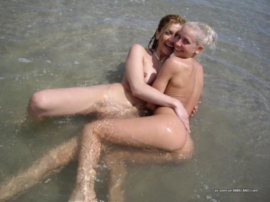 Пляжницы лесбиянки
